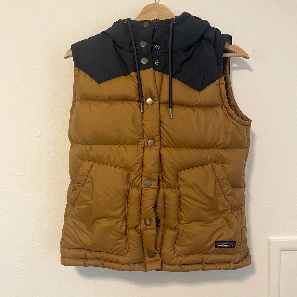 Patagonia hooded puff down vest, button multi color navy blue brown size small